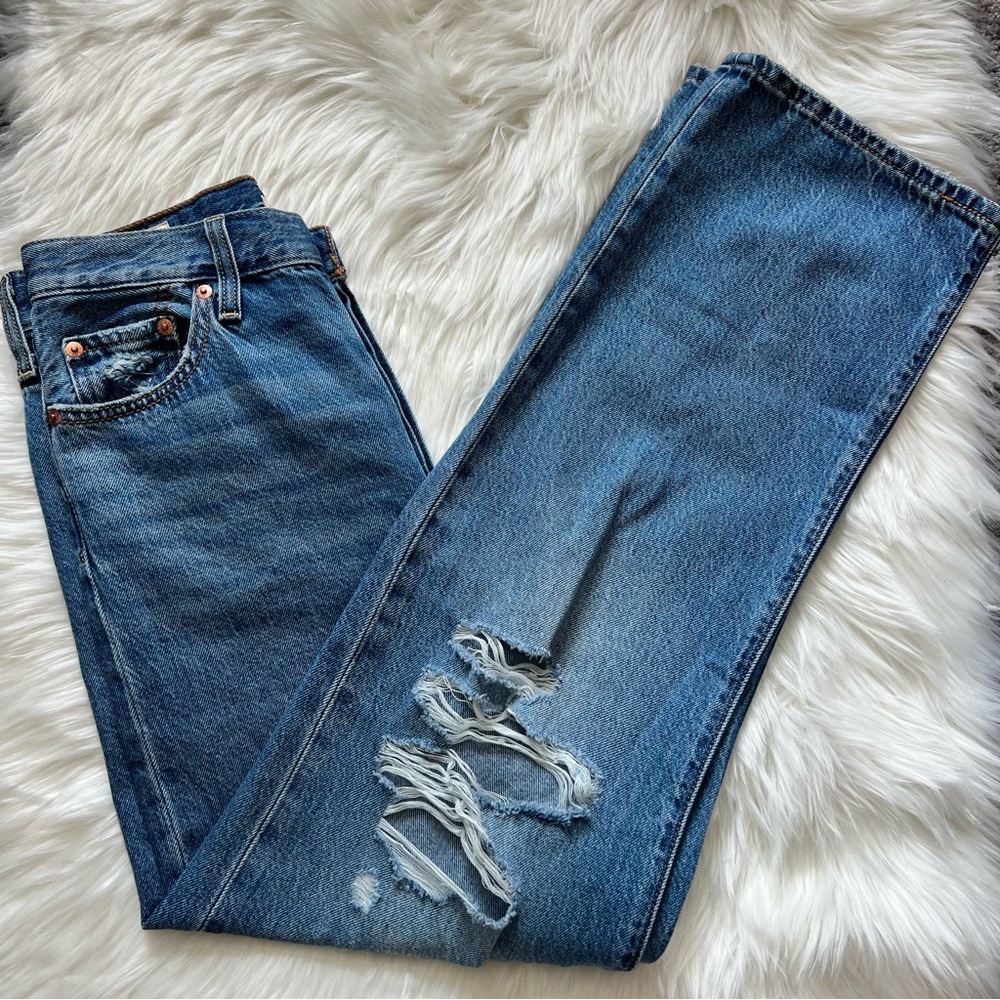 Levi’s Ribcage Straight Ankle Distressed Jeans Size 26